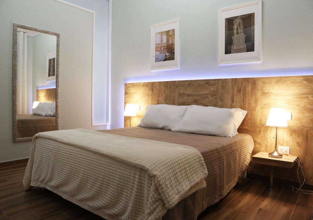 Residenza La Reggia Bed & Breakfast Caserta Bagian luar foto