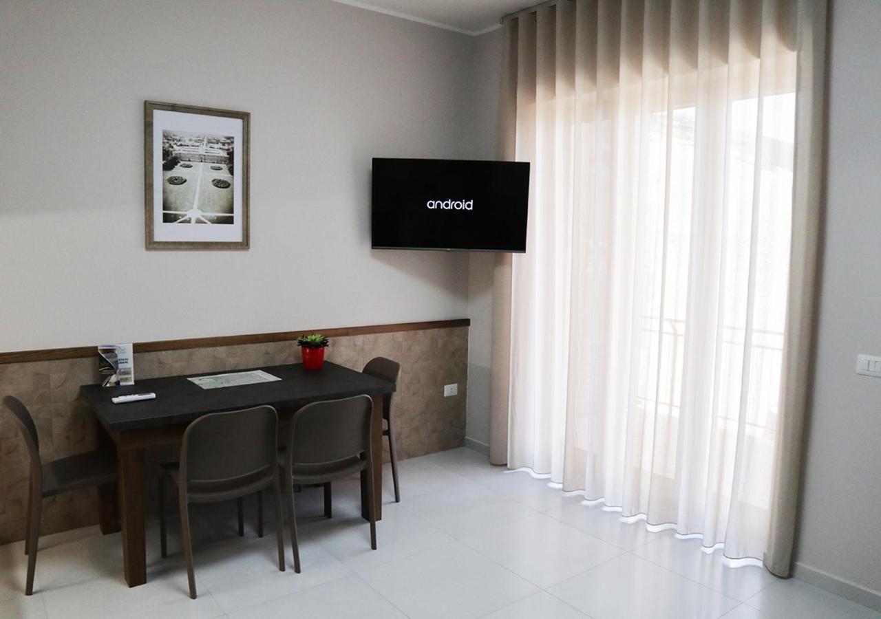 Residenza La Reggia Bed & Breakfast Caserta Bagian luar foto